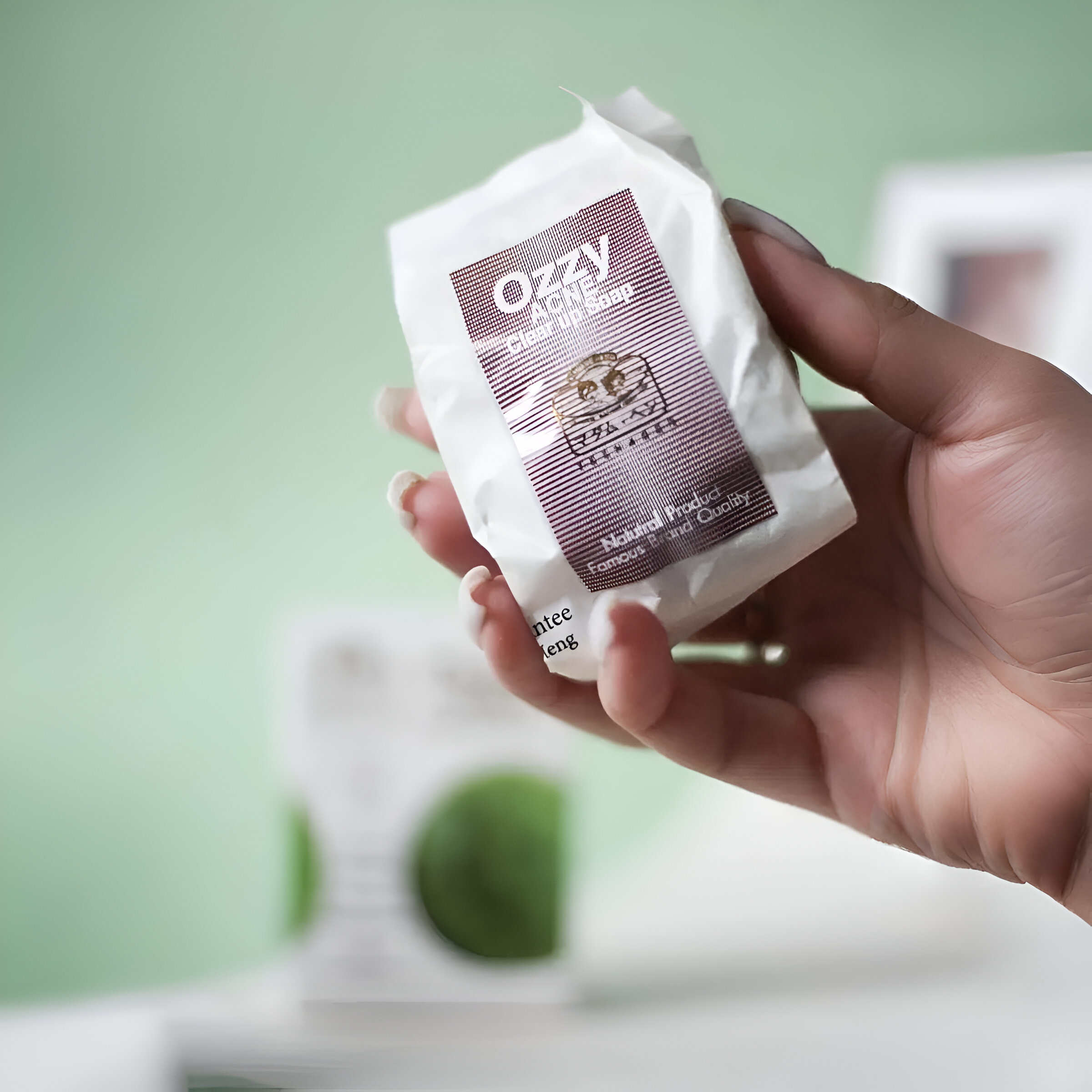 Săpun anti-acnee cu plante medicinale – Madame Heng Ozzy (50g) - imagine 2
